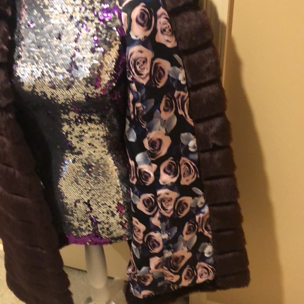 Coat - Picture 5 of 5